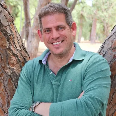 חניט קורן - תמונת ממליץ - רועי לזרוביץ'